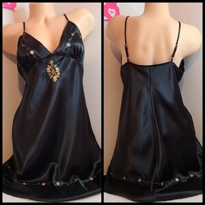 VTG Delicates Silky Satin Embroidered Babydoll Chemise Size M